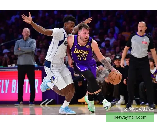 东契奇60分带领独行侠迎8连胜 疲惫闭眼庆祝 湖人全队为其狂欢祝贺