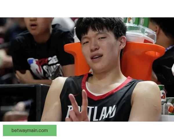 背靠背砍下14分11篮板瀚森持续爆发主帅盛赞其每日进步潜力无限