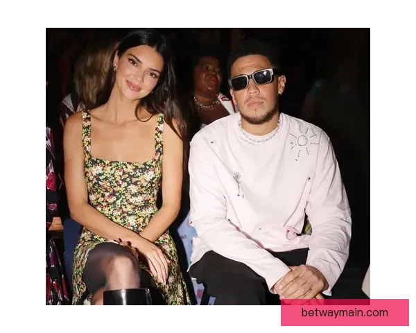 肯豆回关布克暗示关系升温 曾因1月社媒互动引发关注